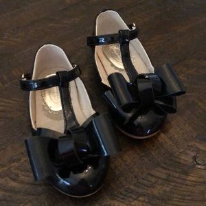 Joyfolie black patent leather dress shoes